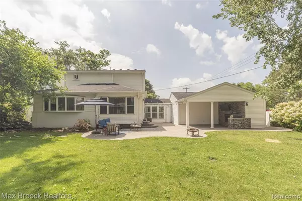 Beverly Hills, MI 48025,17426 Locherbie Avenue