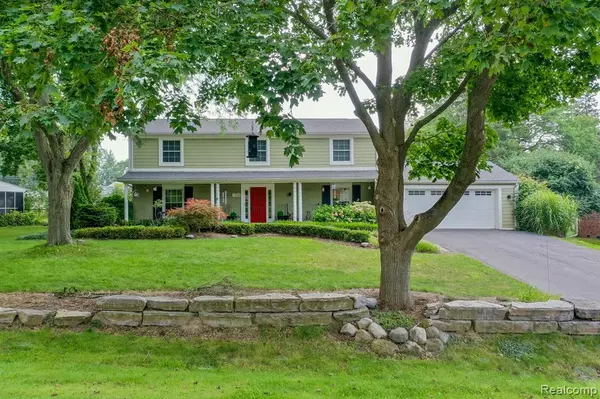 1651 Hoit Tower Drive, Bloomfield, MI 48302