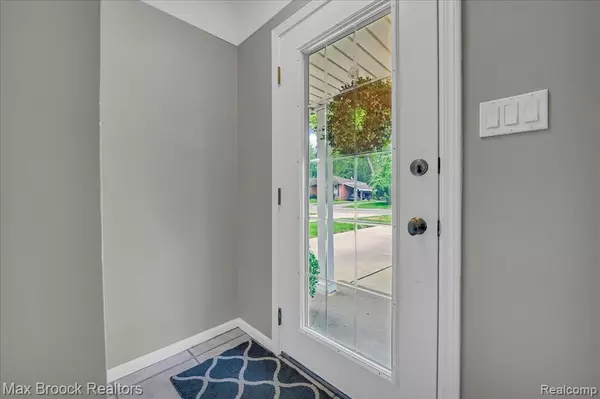 Sylvan Lake, MI 48320,1408 Avondale Street