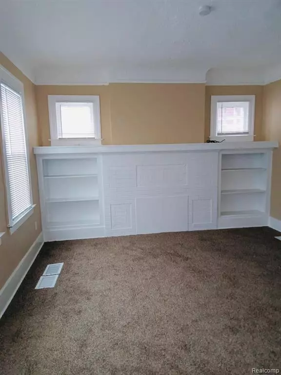 Detroit, MI 48215,4215 DICKERSON Lower UNIT Street