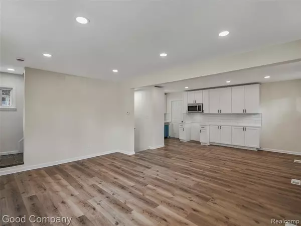 Hazel Park, MI 48030,94 W Evelyn Avenue