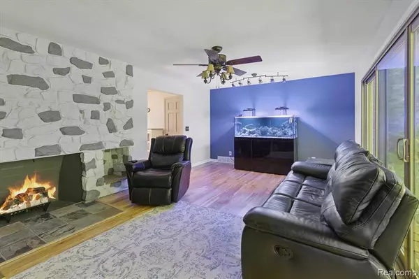 Otter Lake, MI 48464,4224 Country Road