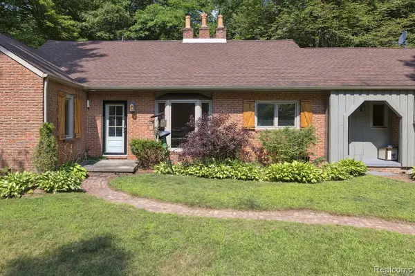 Otter Lake, MI 48464,4224 Country Road