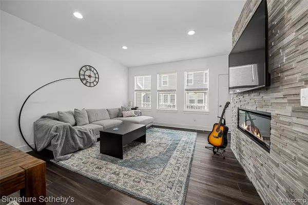 Troy, MI 48085,2927 Artemis Drive