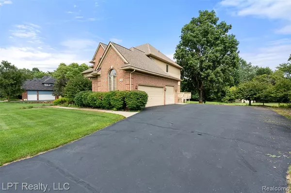 South Lyon, MI 48178,9968 Tuscany Valley Way