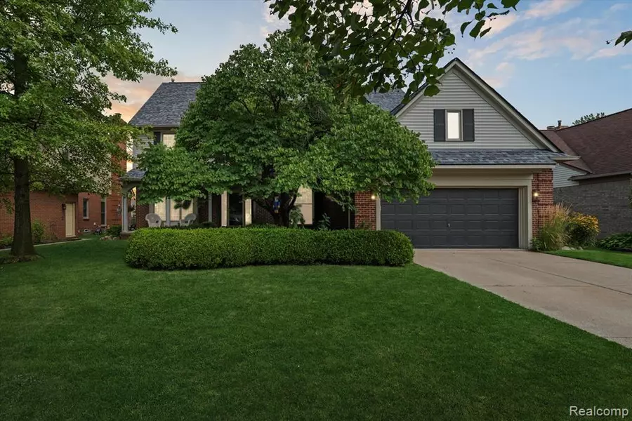 45242 Thornhill Road, Canton, MI 48188