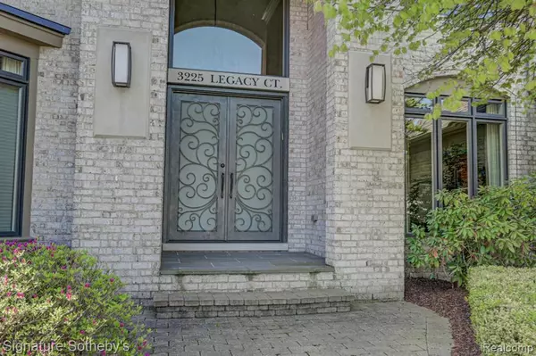 West Bloomfield, MI 48323,3225 Legacy Court