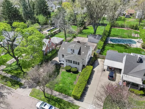 321 SAINT LOUIS #1 Street, Ferndale, MI 48220
