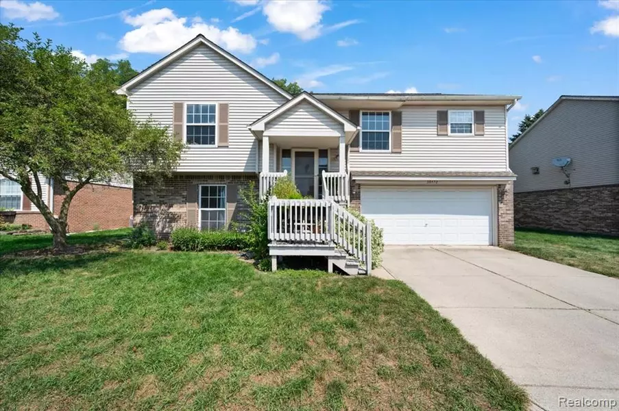 38472 Emerald N Lane, Westland, MI