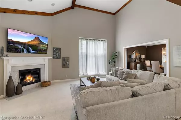 Farmington Hills, MI 48331,29812 Briarwood Court