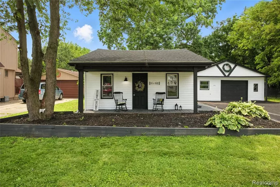 8411 Hugh Street, Westland, MI