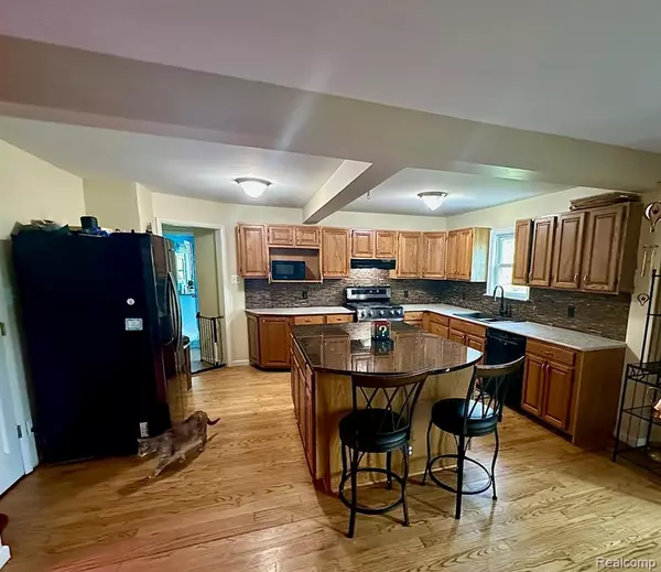 Waterford, MI 48328,3860 Lawley Avenue