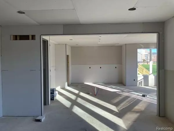 Ypsilanti, MI 48198,1924 MAGGIE Lane