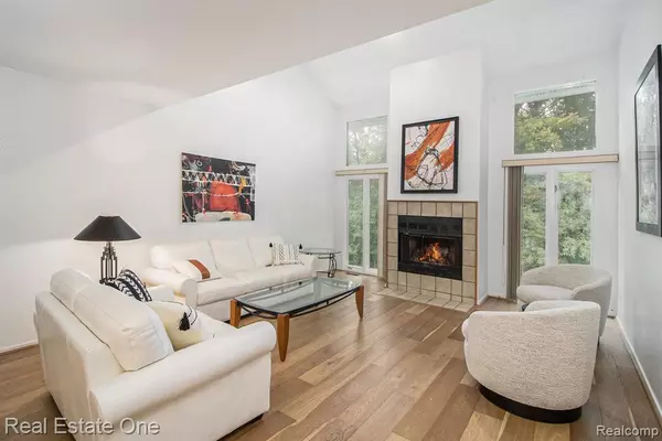 West Bloomfield, MI,5537 Walnut W Circle