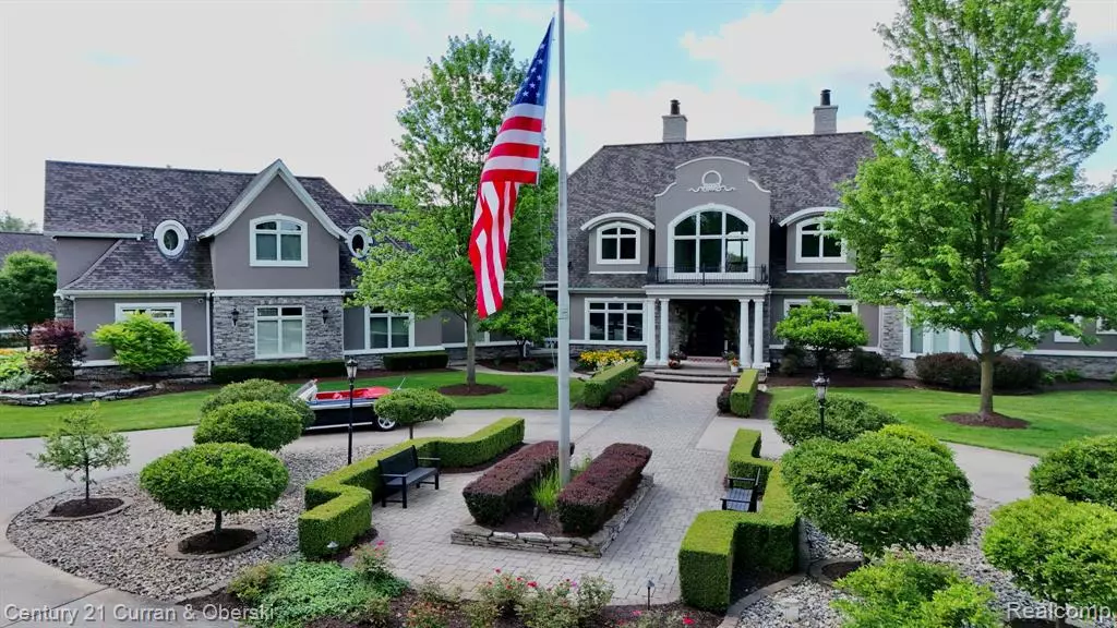 58415 10 Mile Road, South Lyon, MI 48178