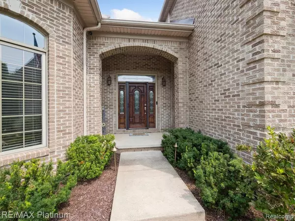 Pinckney, MI 48169,9071 Thornapple Drive