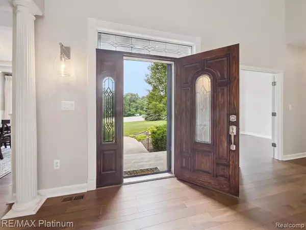 Pinckney, MI 48169,9071 Thornapple Drive