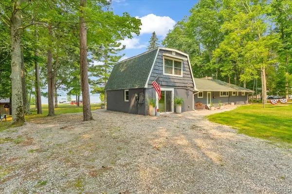 Spruce, MI 49747,6353 N Oak Street