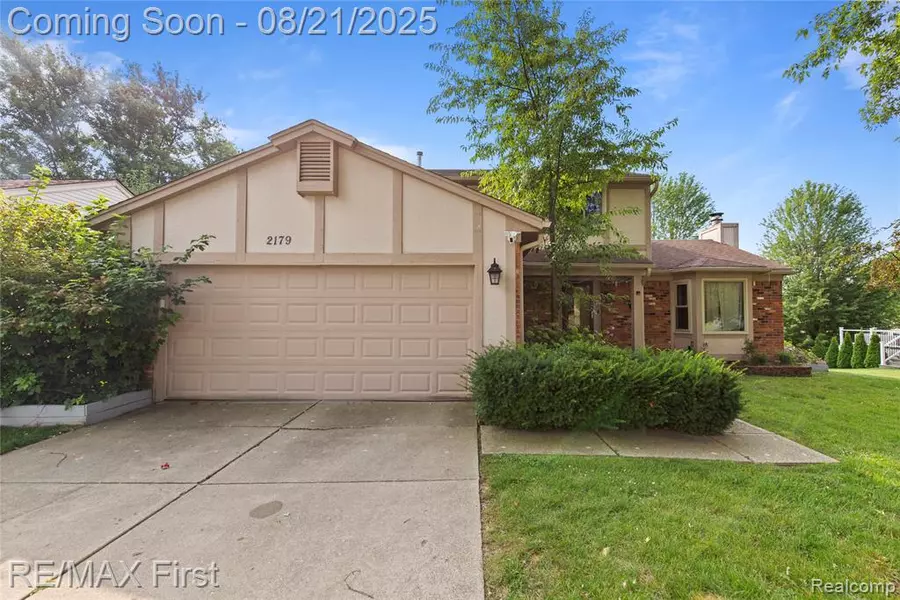 2179 Highsplint Drive, Rochester Hills, MI 48307