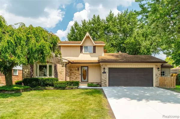 44114 Somerset Square, Canton, MI 48187