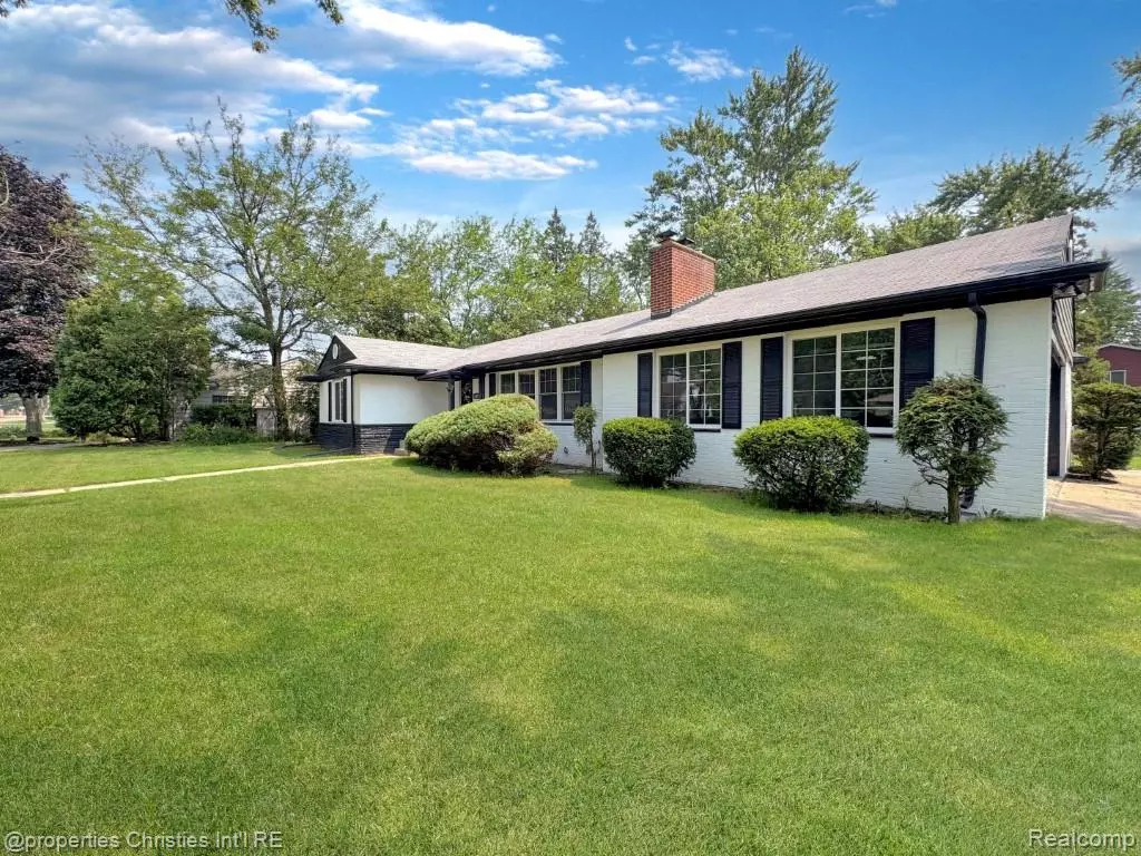 Beverly Hills, MI 48025,18051 Locherbie Avenue