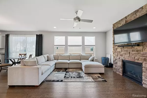 Wixom, MI 48393,1821 Emerald Lane