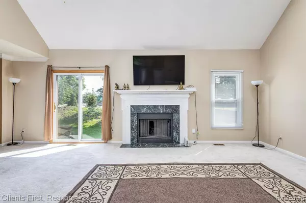 Novi, MI,39478 Squire Road