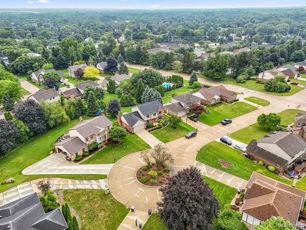 Northville, MI 48168,41725 Pon Meadow Court