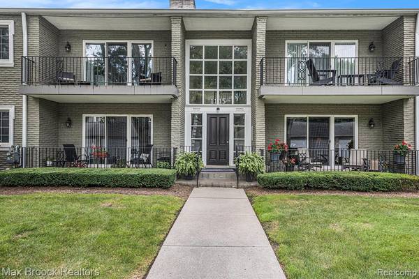 1115 N Old Woodward Avenue, Birmingham, MI 48009