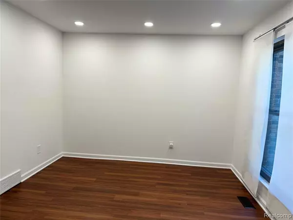 Troy, MI 48085,5168 Fedora Drive