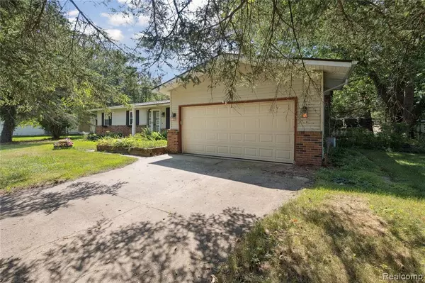 Howell, MI 48843,1285 N Alstott Drive