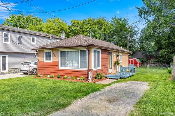 West Bloomfield, MI 48324,4900 Lakeview Avenue