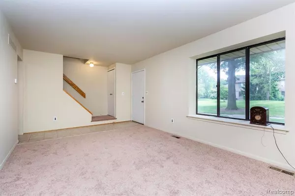 Canton, MI 48187,41727 Bedford Drive