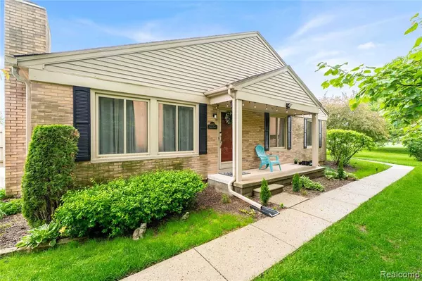 44472 Virginia Court, Clinton Twp, MI 48038
