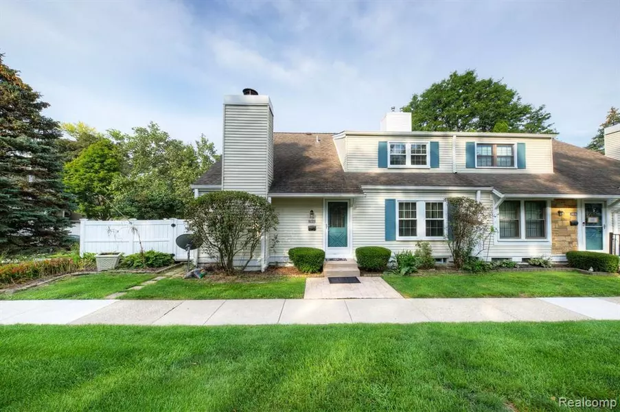 20832 E Glen Haven Circle, Northville, MI 48167