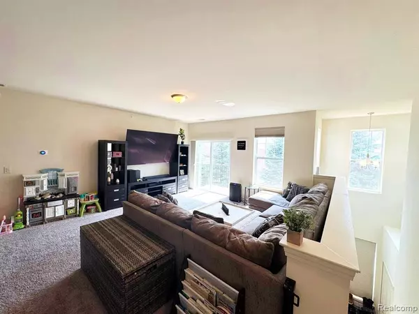 Howell, MI 48855,9960 Ridge Run Street