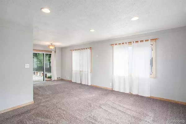 Auburn Hills, MI 48326,2631 E Walton Boulevard