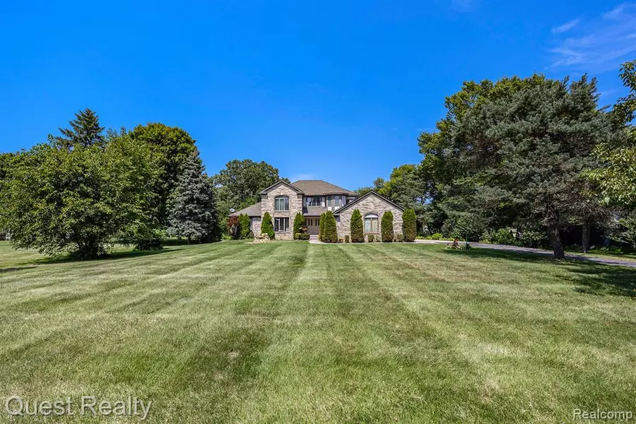 14805 27 Mile Road, Washington, MI