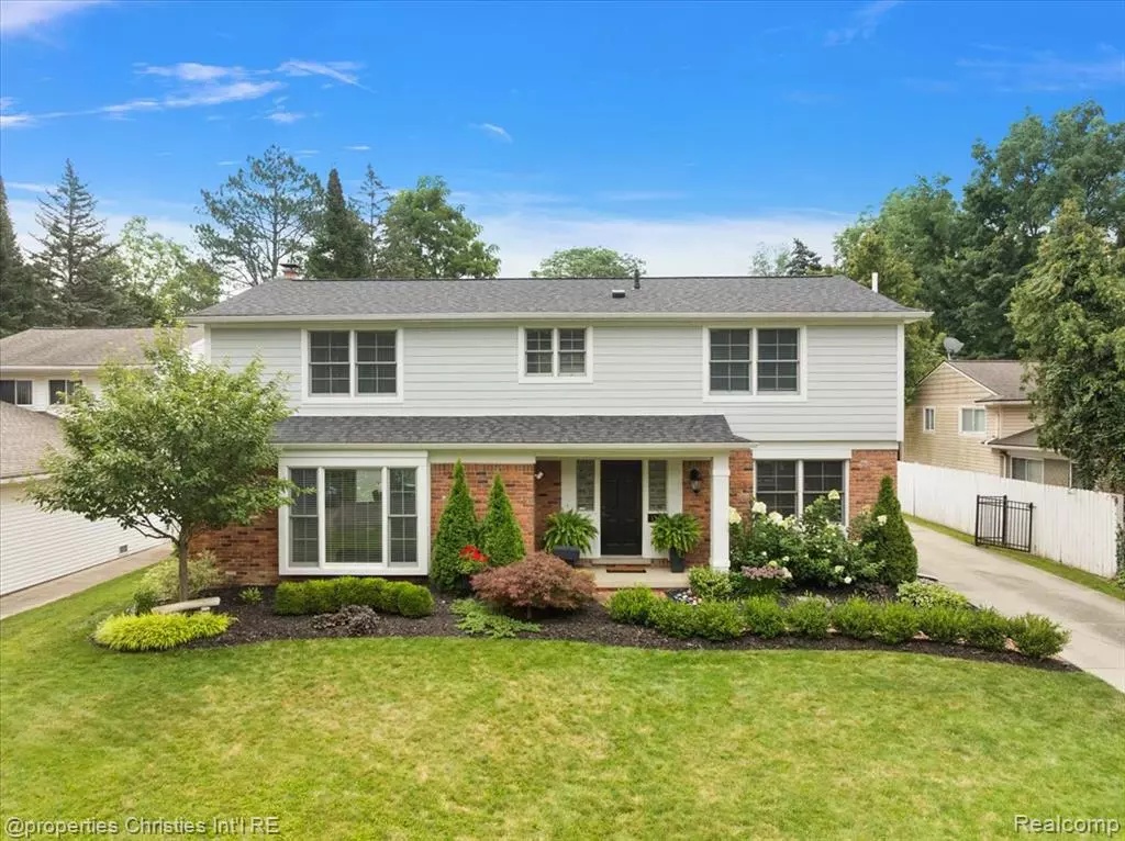 Birmingham, MI 48009,1345 Fairway Drive