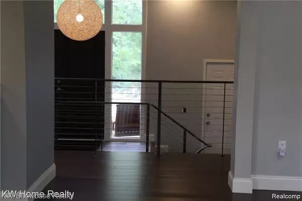 Bloomfield Hills, MI 48302,1327 LONE PINE Road