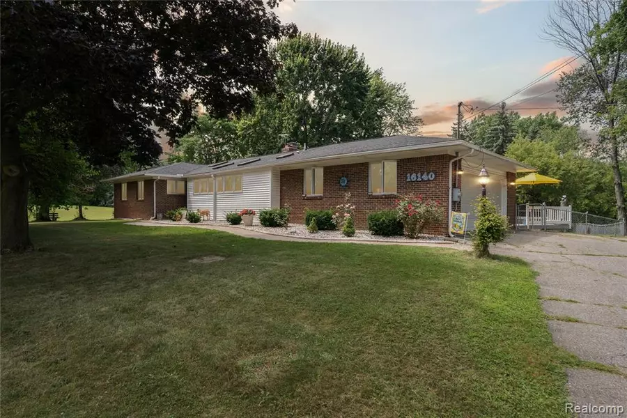 16140 Fish Lake Road, Holly, MI 48442