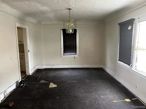 Pontiac, MI 48341,671 W HURON Street