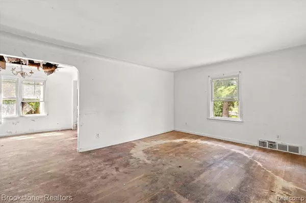 Southfield, MI 48075,19501 Filmore Street