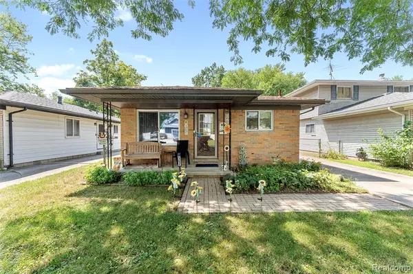 23631 Cora Street, Trenton, MI 48183