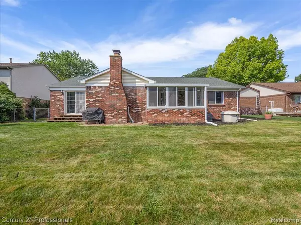 Fraser, MI 48026,15958 Kingston Drive