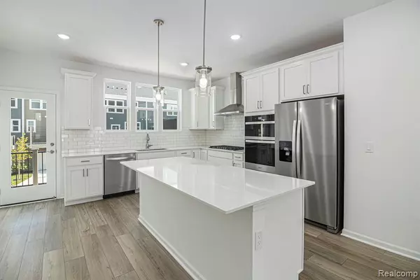 Novi, MI,43071 Atwood Avenue