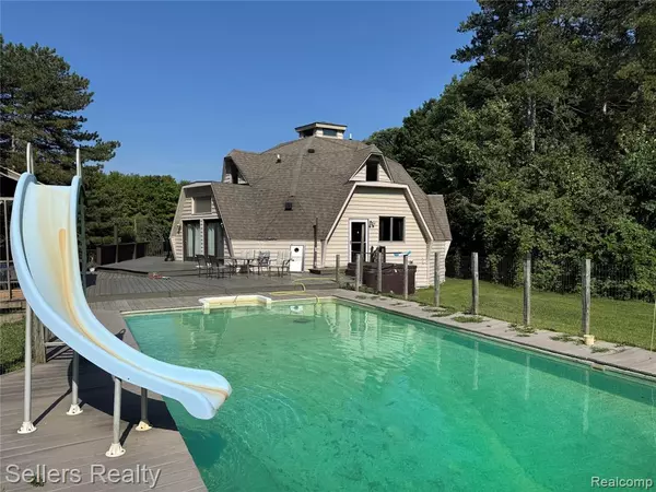 Davison, MI 48423,5346 N Oak Road
