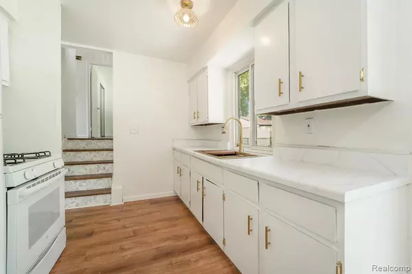 Romulus, MI 48174,15702 Springhill Street