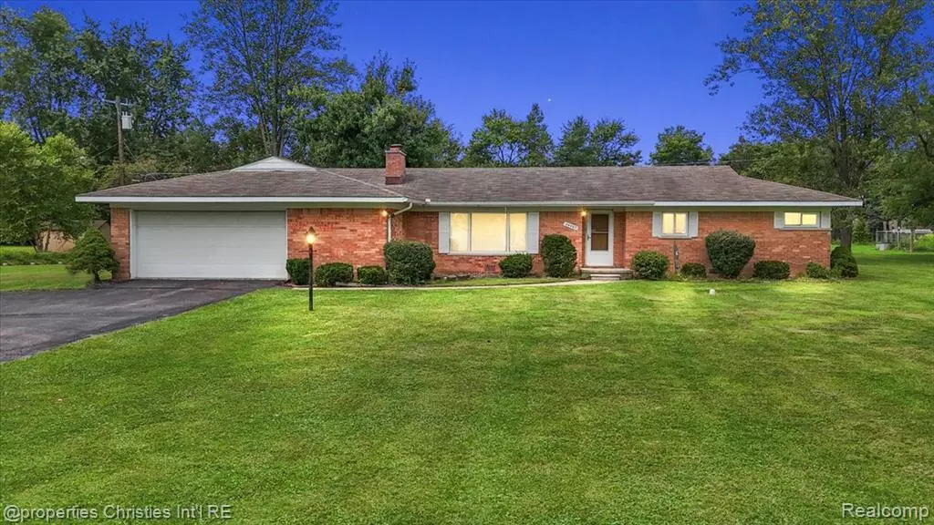 24467 Westmoreland Drive, Farmington Hills, MI 48336