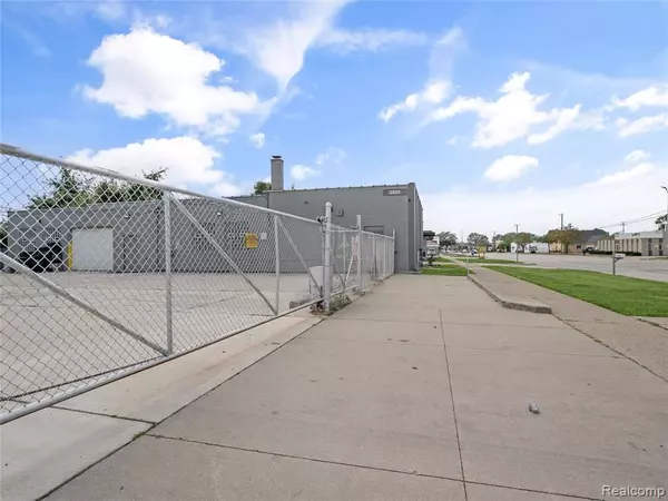 Warren, MI 48089,13920 E 9 Mile Road Road